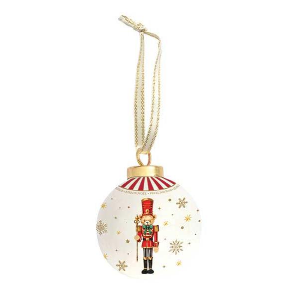 Adaug&259; un strop de magie &537;i elegan&539;&259; bradului de Cr&259;ciun cu globul decorativ din ceramic&259; Easy Life colec&539;ia Christmas Teddy un ornament fermec&259;tor inspirat de atmosfera pove&537;tilor &537;i a tradi&539;iilor de s&259;rb&259;toareRealizat din ceramic&259; alb&259; globul impresioneaz&259; prin designul delicat &537;i ilustra&539;iile cu 
