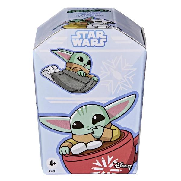Descopera universul Star Wars intr-o varianta simpatica si surprinzatoare cu figurina Grogu de aproximativ 4 cm Inspirata de indragitul personaj din universul The Mandalorian figurina are un design compact expresiv si usor de colectionat fiind potrivita atat pentru joaca cat si pentru expunere Fiecare figurina il prezinta pe Grogu intr-o ipostaza diferita cu accesorii si elemente decorative variate Modelele pot include pozitii amuzante obiecte tematice si accesorii inspirate din 