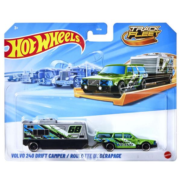 Flota Hot Wheels Track este gata de cursa Conceput sa functioneze cu senile Hot Wheels fiecare vehicul este la scara 164 si include o cabina si o remorca cu decoratiuni dragute si o multime de grafica Diferite sortimente sunt disponibile pe tot parcursul anului pentru sortimente tot mai variate Copiii si colectionarii deopotriva isi vor dori propria escadrila personalizata Articole vandute separat Stilurile culorile si decoratiunile pot varia Cu detaliile lor cool si decorurile lor 