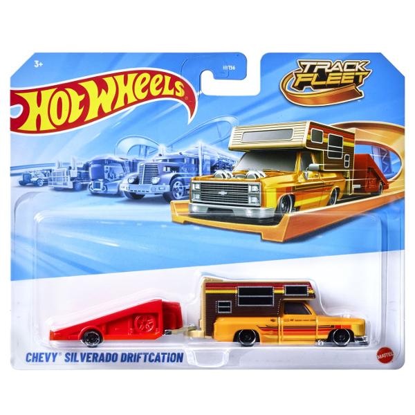Flota Hot Wheels Track este gata de cursa Conceput sa functioneze cu senile Hot Wheels fiecare vehicul este la scara 164 si include o cabina si o remorca cu decoratiuni dragute si o multime de grafica Diferite sortimente sunt disponibile pe tot parcursul anului pentru sortimente tot mai variate Copiii si colectionarii deopotriva isi vor dori propria escadrila personalizata Articole vandute separat Stilurile culorile si decoratiunile pot varia Cu detaliile lor cool si decorurile lor 