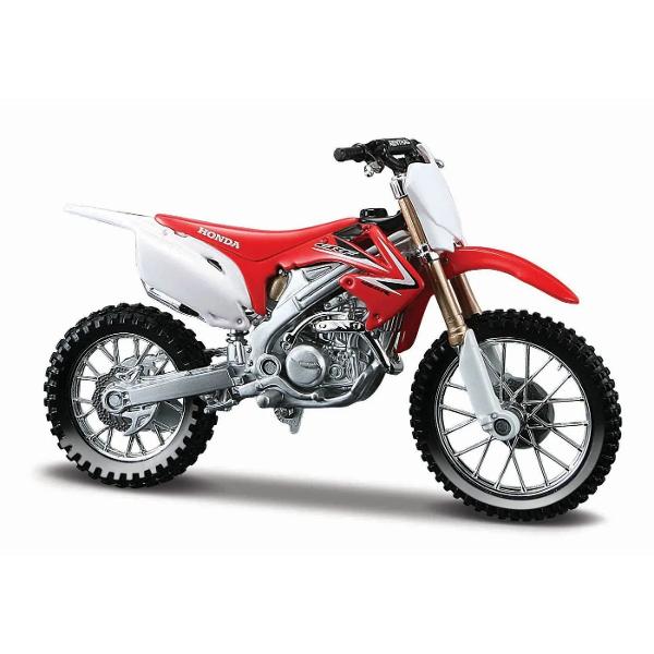 Important Pretul afisat este per bucata Nu se poate alege modelul se livreaza aleatoriu in functie de stocAdauga in colectie o replica impresionanta a legendarului HONDA Model die-cast realizat cu atentie la detalii perfect pentru colectionari si pasionatii de motociclete Puncte forte Design realist carenaje sculptate far frontaltransparent discuri de frana perforate anvelope cu profil realist Culoare premium Materiale de calitate corp din metal turnat cu insertii din 