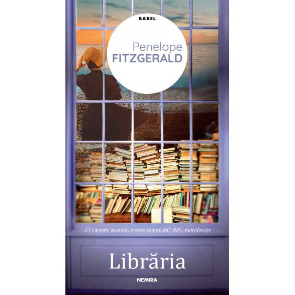 „O bijuterie ascuns&259; o carte minunat&259;“BBC KaleidoscopeROMAN NOMINALIZAT LA MAN BOOKER PRIZEPOVESTEA EMO&538;IONANT&258; CARE A STAT LA BAZA FILMULUI THE BOOKSHOP CU EMILY MORTIMER ÎN ROLUL PRINCIPALCoasta s&259;lbatic&259; &537;i b&259;tut&259; de vânturi a Sussexului 1959 Florence Green o v&259;duv&259; plin&259; de energie prime&537;te o mic&259; mo&537;tenire &537;i 