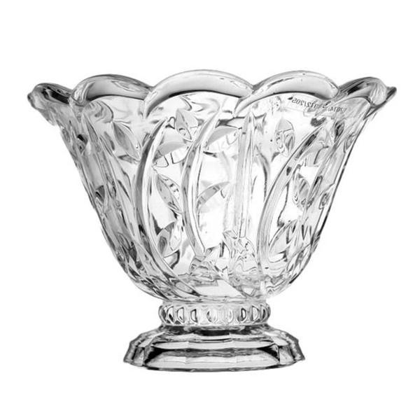 Bolul Cristal Bohemia Oasis 205 cm aduce un plus de rafinament in orice decorRealizat din cristal autentic cu 24 PbO impresioneaza prin claritate si stralucireColectia Oasis se remarca prin forme moderne si linii elegante perfecte pentru o masa aranjata cu stilAcest bol de 205 cm este potrivit pentru servirea fructelor a deserturilor sau pentru a fi folosit ca obiect decorativAmbalare in cutie tip cadou inscriptionata BohemiaElemente de 