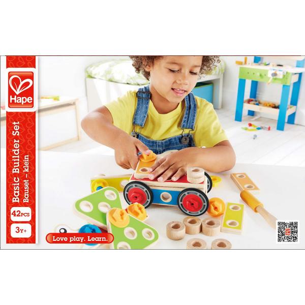 Acest set de 42 de piese si conectori incurajeaza copilul sa construiasca si&hellip iar sa construiasca Posibilitatile de combinare a pieselor sunt infinite lasand copilul sa invete prin incercare stimuland imaginatia si creativitatea Jucaria contine si cateva idei cu care sa incepeti Jucariile sunt realizate din lemn folosind materiale ecologice vopsite in culori atragatoare cu vopsele nontoxice care depasesc cele mai inalte si stricte standarde internationale de siguranta si 