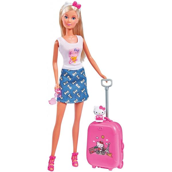 Papusa Simba Steffi Love Hello Kitty Travel 29 cm cu accesorii Steffi este imbracata intr-un tricou cu imprimeu Hello Kitty o fusta scurta de blugi si sandale roz In parul ei lung blind si matasos poarta o bentita cu o fundita rozSetul include o pereche de ochelari de soare doua perechi de pantofi o valiza si figurina Hello KittyInaltime papusa 29 cmVarsta recomandata 3 - 12 ani