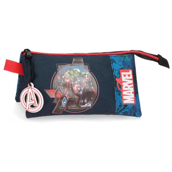 Penar scoala cu dimensiune 22x12x5 cm 3 compartimente culoare multicolor cu imprimeu personaje Omul De Fier & Captain America & Hulk & Thor & Black Widow material poliester care este flexibil si usor 2 fermoare penarul este recomandat pentru scoala generala maner lateral penarul are ca accesoriu un breloc care completeaza designul inchidere cu fermoarPenar scoala cu licenta Marvel Avengers colectia Marvel On The Warpath este recomandat pentru 