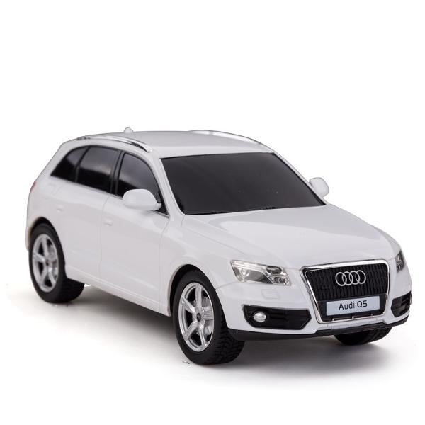 Copilul dumneavoastra se poate juca in voie cu masina cu telecomanda Audi Q5 scara 1 la 24 oferita de brandul international Rastar Nicio cursa nu este imposibil de castigat cu acesta masinuta replica oficiala cu licenta a modelului original construita cu mare atentie la detalii Masinuta are proportiile ideale pentru momente pline de distractie si amuzament avand dimensiunile in centimetri dupa cum urmeaza  1899252Masinuta functioneaza pe frecventa de 24GAlimentarea se face 