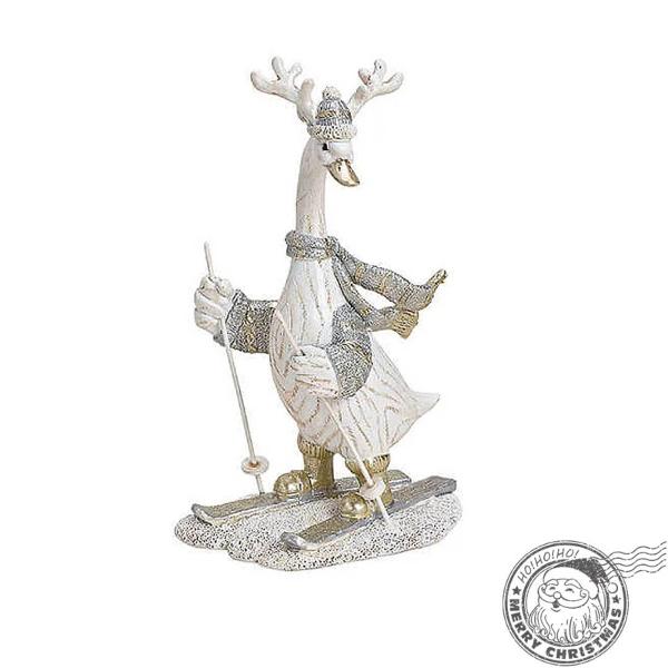 Gascan pe schiuri statueta decorativa 18 cmO decoratiune nostima pentru un interior vesel care confera o atmosfera unica Pentru dormitor sau living decoratiunea statueta Gascan pe schiuri atrage discret privirea prin magia simbolului Craciunului Povestea de neuitat in care cardul de gaste a sosit la o gospodarie in ajunul Craciunului nu a fost doar un vis ci o pilda minunata indreptata spre pace sufleteasca si credintaSimbolul Craciunului le atrage si pe animale 