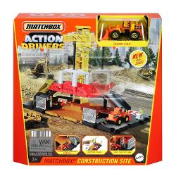 Acest set de joaca Matchbox Action Drivers ofera aventuri realiste conduse de copii cu joc prin impingere activat de masini Conectorii facili din fiecare colt permit seturilor de joaca sa fie conectate intre ele precum si cu seturile de oras Hot Wheels Seturile Matchbox Action Drivers dispun de locatii identificabile pentru a adauga realism fiecarei aventuri creative Fiecare set este furnizat cu un vehicul Matchbox la scara 164 Acesta este un cadou palpitant pentru copii in varsta de 