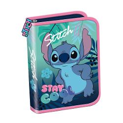 Exploreaza penarul Majewski din colectia Stitch Stay Cool un accesoriu esential pentru organizarea instrumentelor de scris Cu un design atractiv si functionalitate sporita acest penar este perfect pentru elevi sau oricine are nevoie de un spatiu compact pentru articolele de papetarieDesign inteligent Penarul dispune de un compartiment principal ideal pentru depozitarea stilourilor creioanelor si altor accesorii de birouClapete 
