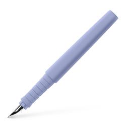 Stilou Poly Pen M Faber-Castell in culoarea lila iris  care nu numai ca impresioneaza prin designul sau atractiv dar convinge si prin durabilitatea si functionalitatea sa Acest stilou va ofera o experienta de scris incomparabila si este alegerea perfecta pentru oricine apreciaza calitatea si stilul Design elegant durabil - piese din plastic reciclat Varf tip M care permite sa scrieti lin si precis Material penita si clip otel inoxidabil Grip placut la atingere cu textura 