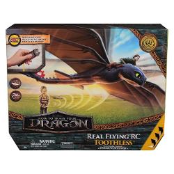 Ia-ti zborul cu Real Flying RC Toothless din How to Train Your Dragon Aceasta jucarie dragon controlata de la distanta aduce aventura in casa ta si are aripi reale realizate din material spumos usor si durabil si coada reglabila pentru a-i controla traiectoria de zbor Odata asamblat pregateste-te sa il vezi pe Toothless zburand in aer folosind telecomanda cu acceleratie usor de controlat pentru a mentine viteza Include un controler de 24 GHz cu o raza de actiune de 76 de metri astfel 