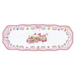 Îmbog&259;&539;e&537;te mesele festive cu acest platou din por&539;elan fin parte din colec&539;ia Sweet Christmas de la Easy Life Decorat cu elemente delicate în nuan&539;e pastelate inspirate de strong data-start372 