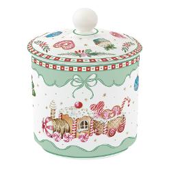 Adaug&259; un strop de magie festiv&259; în buc&259;t&259;ria ta cu acest borcan din por&539;elan fin parte din colec&539;ia Sweet Christmas de la Easy Life Decorat cu elemente pastelate &537;i detalii inspirate din turt&259; dulce 