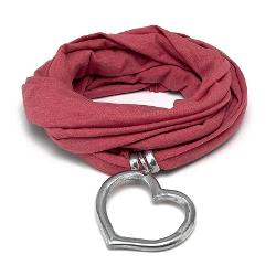 Esarfa Vestopazzo &bdquo;Scarf Drop&rdquo; este un accesoriu casual-chic perfect pentru orice tinuta de zi cu zi Realizata din jersey moale si placut la atingere aceasta esarfa adauga stil si confort putand fi purtata in multiple moduri pentru a completa outfiturile cu usurintaDesignul simplu si elegant este completat de un pandantiv in forma de inima fabricat din aluminiu 100 reciclat care confera un accent 