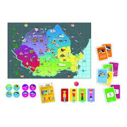 Camera foto harta si caiet sunteti gata sa explorati Romania Deplasati-va pe tabla pentru a ajunge la monumente si repere luand cele mai rapide mijloace de transport pentru a ajunge la destinatieFii atent la situatiile neasteptate si asigura-te ca folosesti abilitatile jucatorului tau pentru a termina calatoria inaintea competitieiUn joc educational uimitor care ii ajuta pe copii sa-si descopere tara in cel mai distractiv mod