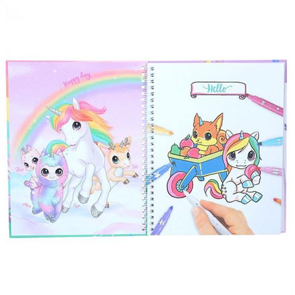 Pentru fanii creativi de unicorn Cartea de colorat Ylvi are 30 de pagini imprimate pe ambele fe&539;e cu motive dr&259;gu&539;e &537;i imaginative pe care s&259; le colorezeDe asemenea sunt incluse 7 carioci colorate cu dou&259; capete 1 vârf lat 05x3 mm 1 vârf sub&539;ire 1 mm &537;i un pix magic care schimb&259; culorile pictate ca prin farmec 7 culori devin 14 culori