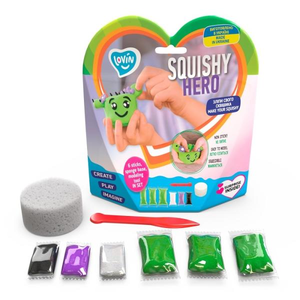 Cu ajutorul setului original Squishy TM Lovin  copilul isi poate modela singur prietenul de joaca Setul contine forma din burete plastilina usor de modelat instructiuni si o surpriza placutaDup&259; uscare complet&259; jucaria poate fi stransa in maini si imediat isi recapata forma initialaCreat pentru dezvoltarea abilit&259;&539;ilor motorii fine si abilit&259;tilor creative ale copilului setul Squishy TM Lovin este cu adevarat unul educativ Se 