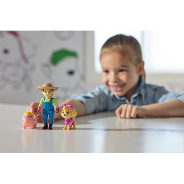 Creeaza-ti propriile aventuri PAW Patrol cu &8203;&8203;Chase primarul Humdinger si Cat Chase Dispunand de design si stil autentic PAW Patrol fiecare figurina arata exact ca in spectacol Cand este timpul pentru o salvare interesanta foloseste-ti imaginatia pentru a-ti recrea episoadele preferate din seria PAW Patrol sau pentru a crea misiuni complet noi Jucariile PAW Patrol pentru baieti si fete sunt cadouri grozave pentru copiii care sunt fani ai spectacolului pentru a stimula jocul 