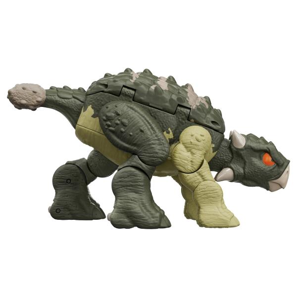 Aceste figurine Jurassic World Double Danger le ofera iubitorilor de dinozauri de doua ori mai mult entuziasm Erbivorele se transforma in carnivore iar inapoi in 11 pasi simpli Sunt disponibile 4 figuri diferite Tyrannosaurus Rex se transforma cu Ankylosaurus in 2 decoruri de design diferite Carnotaurus se transforma cu Stegosaurus si Baryonyx cu Parasaurolophus Caracteristicile specifice speciei sunt proiectate in o jucarie transformatoare grozava pentru copiii de la 6 ani in sus 