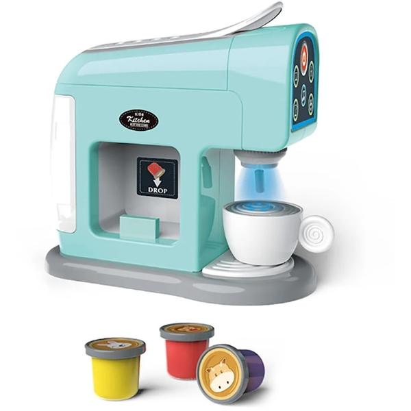 Aparatul de cafea cu capsule Little Chef este o jucarie minunata pentru micii barista in devenire Cu un design elegant si o culoare verde atractiva aceasta jucarie promite sa aduca distractie si creativitate in bucataria de jucarie a copiilorAtunci cand apasati butonul rosu aparatul de cafea intra in functiune iar lumina din sectiunea suportului pentru cesti incepe sa se aprinda Acum puteti incepe sa va pregatiti cafeauaButoanele de pe partea din fata a aparatului produc 