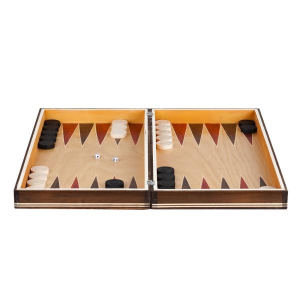 Joc 2 in 1 Sah si Table fabricat in Romania Cutia jocului este din lemn masiv lacuit Piesele sunt de asemenea din lemn masiv lacuit Dimensiunea cutiei este 32 x 32 cm Diametrul pieselor este de 24 cm Jocul de Sah contine 32 piese in doua culori Jocul de Table contine 30 piese in doua culori