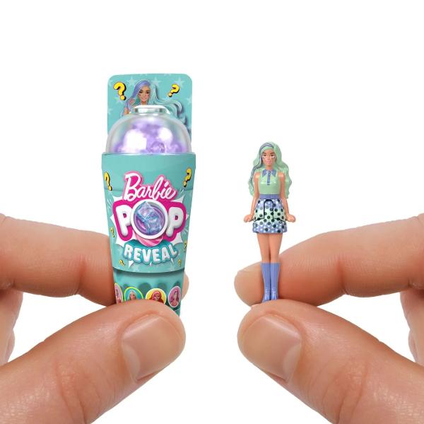 Intra in lumea papusii Barbie cu Mini BarbieLand -- un loc in care sa-ti imaginezi mare si sa visezi in Mini Mini papusile BarbieLand Pop Reveal ofera un despachetare extrem de dragut si o surpriza mica Desurubati capacul mini paharului de bautura si impingeti compusul senzorial cu paiul pentru distractie squishy &Icircndepartati compusul pentru a dezvalui o mini papusa Barbie Ce papusa vei dezvalui Fiecare papusa de 4cm se indoaie in talie si sta pe o baza in forma de inima care se 