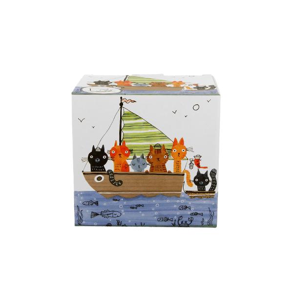 Cana 430 ml cu infuzor si capac Lumea pisicilor  parte din seria Animals  realizata din portelan de cea mai buna calitate caracterizata printr-o culoare alb-crem eleganta si naturala cu o stralucire delicata precum si o durabilitate exceptionalaPerfect pentru prepararea infuziilor preferate &537;i a ceaiului aromatSetul este ambalat intr-o cutie decorata cu acelasi motiv si este o idee perfecta 