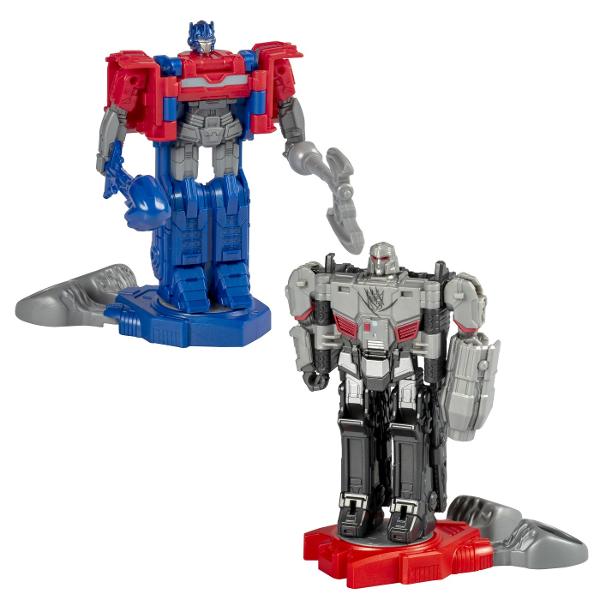 Experimentati originile epice ale robotilor legendari Transformers cu acest pachet de 2 figurine de actiune Transformers One Battling Robots care include figurina Optimus Prime si figura de actiune Megatron Asezati figurinele de actiune pe baza de lupta si glisati fantele pentru degete pentru miscari interesante de actiune Arunca o figurina de la baza pentru a castiga Cifra Optimus Prime articulata de 45 inchi 115 cm se transforma intre jucarie robot si jucarie semi-camion in 3 pasi 