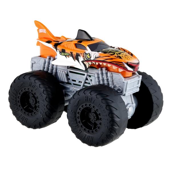 Aceasta colectie de camioane Hot Wheels Monster Trucks Roarin&39 Wreckers asigura toata actiunea de lovire si busire cu plusul de lumini si sunete pentru a imbunatati experienta Fiecare camioneta este la scara 143 si include grafica uimitoare si rotile gigantice ale marcii Hot Wheels Monster Trucks Apasati un buton pentru a auzi sunete de motor si de zdrobire precum si tema muzicala a vehiculului erou este ca si cum ati fi la spectacolul real Fiecare Monster Truck se aprinde prin 