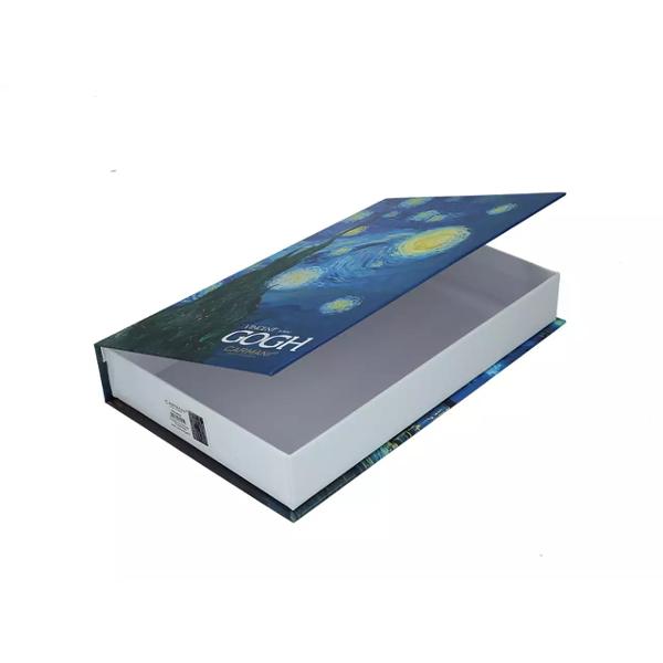 Cutia pentru bijuterii „Van Gogh – Noapte instelata” de 27x17x45 cm este un accesoriu elegant &537;i artistic inspirat de celebra lucrare a lui Vincent van Gogh Decorat&259; cu o ilustra&539;ie vibrante aceast&259; cutie adaug&259; o not&259; de culoare &537;i 