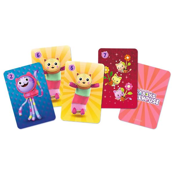 Old Maid Gabbys Dollhouse Pacalici este un joc de carti cunoscut de toti copiii Regulile sunt simple acesta este un joc rapid interesant care se bucura de mult succes si popularitate Adaugati la aceasta faptul ca cartile vin cu imagini ale celor mai populare personaje din basme desene animate benzi desenate si filme si veti obtine un produs pe care toti copiii adora sa-l joace Jocul se joaca intre 2 si 4-5 jucatori a caror sarcina este sa selecteze perechi de carti si sa scape de 