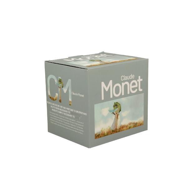 Can&259; cu infuzor &537;i capac FEMEI CU UMBREL&258;  inspirat&259; de C Monet parte a seriei Art Gallery  realizat&259; din por&539;elan de calitate superioar&259; caracterizat printr-o culoare alb-crem elegant&259; &537;i natural&259; cu o str&259;lucire delicat&259; precum &537;i o durabilitate excep&539;ional&259;Perfect pentru prepararea infuziilor &537;i a ceaiului aromat 