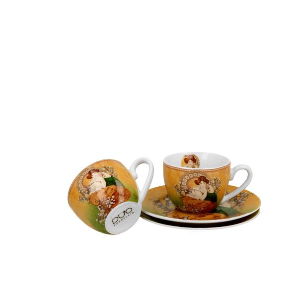 Set cu dou&259; ce&537;ti de espresso cu farfurioare TOPAZ inspirate de A Mucha parte a seriei Art Gallery  realizat din por&539;elan de calitate superioar&259; caracterizate printr-o culoare alb-crem elegant&259; &537;i natural&259; cu o str&259;lucire delicat&259; precum &537;i o durabilitate excep&539;ional&259;Setul este decorat cu o reproducere a 