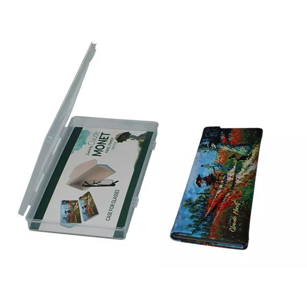 Toc pliabil pentru ochelari – Design Monet 16 cmPoart&259; cu tine o buc&259;&539;ic&259; de art&259; impresionist&259; Acest toc pliabil pentru ochelari inspirat de capodoperele lui Claude Monet este combina&539;ia perfect&259; între elegan&539;&259; artistic&259; &537;i 
