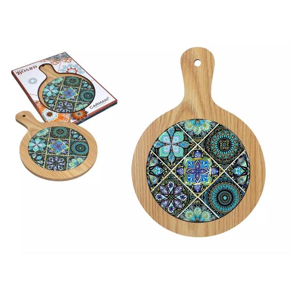 Toc&259;tor din lemn cu inser&539;ie ceramic&259; &ndash; Design de inspira&539;ie mediteranean&259; 18x30 cmAdaug&259; un strop de rafinament buc&259;t&259;riei tale cu acest toc&259;tor din lemn natural completat de o inser&539;ie ceramic&259; decorativ&259; cu motive mediteraneene Perfect at&acirc;t pentru t&259;iat c&acirc;t &537;i 