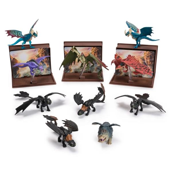Inalta-te la noi culmi cu dragonii din World of Berk Book of Dragons Descopera si asambleaza dragoni din film precum Toothless Deadly Nadder sau Gronckle in timp ce deschizi cartea Fiecare figurina dragon de 5 cm vine intr-o carte de colectie care detaliaza atributele speciale ale fiecarui dragon pentru a le expune cu mandrie Incepe sa iti aduni clanul de dragoni astazi Fie ca este vorba de o zi de nastere o sarbatoare sau orice alta ocazie o figurina dragon este o optiune 