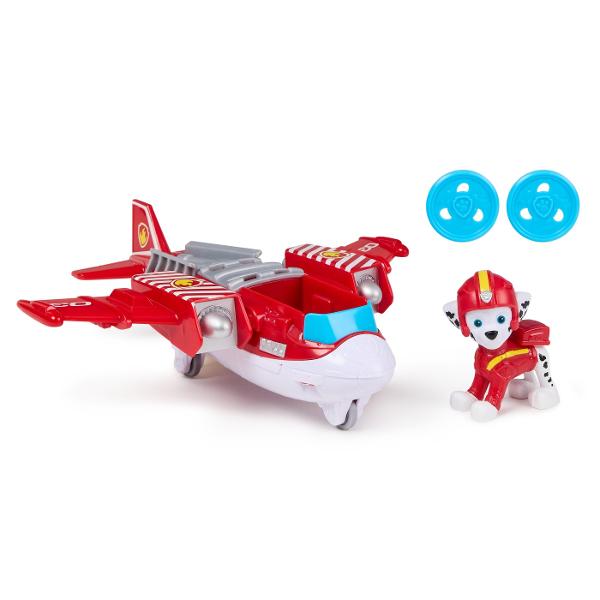 Zboara in actiune cu Air Rescue Skye si jucaria ei de salvare din incendii avionul Hero Claw Cand este timpul pentru o misiune de salvare plina de actiune blocheaza picioarele lui Skye in pozitie in cabina de pilotaj inainte de a decola in misiunea ta Salveaza-ti iepurasul de jucarie apasand un buton de pe avion pentru a extinde gheara apoi prinde iepurasul cu cosul de salvare si du-l in siguranta Skye are o inaltime de peste 5 cm si este echipata cu jacheta si casca de zbor de culoare roz 