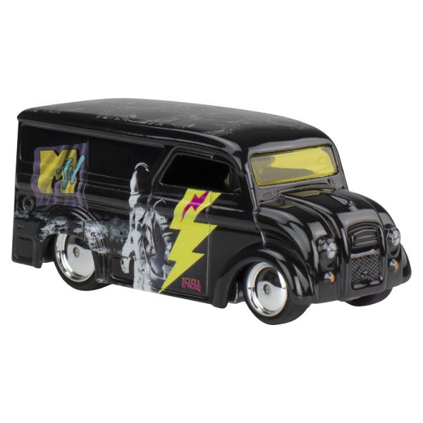 Adauga un stil de mare viteza colectiei tale Hot Wheels cu Hot Wheels Cars - Celebrations  Aceste obiecte de colectie Hot Wheels de cultura pop sunt un must-have pentru orice pasionat de masini turnate sub presiune Fiecare masina din colectie are detalii complicate design atragator si culori indraznete care cu siguranta vor impresiona Fie ca esti un fan Hot Wheels de mult timp sau doar iti incepi colectia aceste masini Celebrations sunt perfecte pentru curse expuse sau tranzactionare cu 