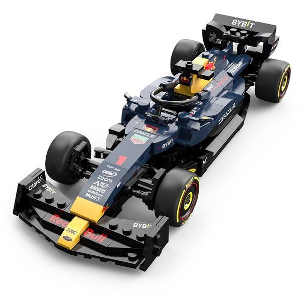 Kitul de constructie Oracle Red Bull Racing RB19 de la Rastar este o jucarie ideala pentru copiii de peste 6 ani si pentru toti fanii Formulei 1 care vor sa recreeze acasa adrenalina curselor Realizat la scara 124 acest model detaliat reproduce fidel monopostul echipei Red Bull Racing cu designul emblematic in culori bleumarin rosu si galben exact ca in sezonul de F1 Setul contine piese din plastic durabil si usor de asamblat oferind o activitate distractiva si educativa care dezvolta 