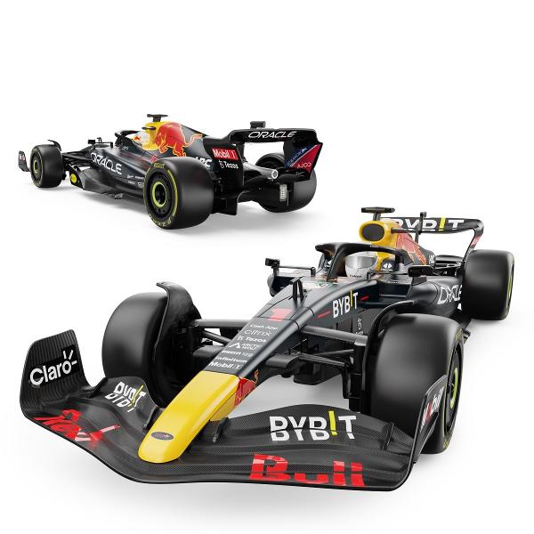 Copilul dumneavoastra se poate juca in voie cu masina cu telecomanda Oracle Red Bull Racing RB18 scara 1 la 12  oferita de brandul international Rastar Nicio cursa nu este imposibil de castigat cu acesta masinuta replica oficiala cu licenta a modelului original construita cu mare atentie la detalii Masinuta are proportiile ideale pentru momente pline de distractie si amuzament avand dimensiunile in centimetri dupa cum urmeaza  471710 Masinuta functioneaza pe frecventa de 