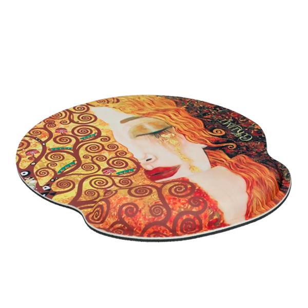 Mouse pad cu pern&259; pentru încheietura mâinii – Klimt Lacrimi de aur 22 x 25 cmCombin&259; confortul ergonomic cu elegan&539;a artistic&259; Acest mouse pad este prev&259;zut cu o pern&259; moale pentru sus&539;inerea încheieturii mâinii reducând oboseala în timpul 