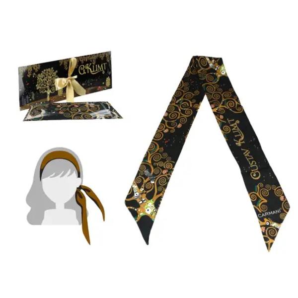 Banda de p&259;r Klimt – Pomul Vie&539;ii 120 x 85 cmÎnfrumuse&539;eaz&259;-&539;i coafura cu aceast&259; band&259; de p&259;r elegant&259; decorat&259; cu motivul iconic Pomul Vie&539;ii al lui Gustav Klimt Realizat&259; din material elastic &537;i 