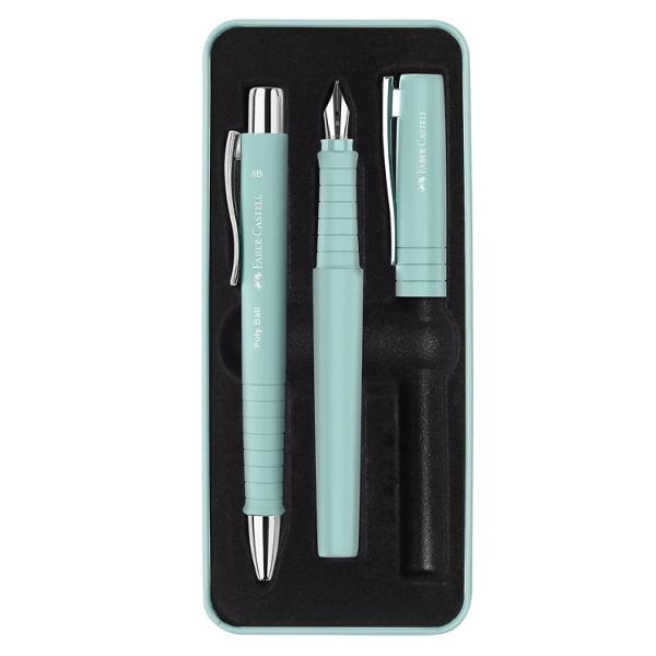 Set cadou stilou B si pix XB Grip POLY bleu FABER-CASTELL negru elegant care nu numai ca impresioneaza prin designul sau atractiv dar convinge si prin durabilitate Design elegant durabil - piese din plastic reciclat Varf penita tip B care permite sa scrieti lin si precis Material penita si clip otel inoxidabil Grip placut la atingere cu textura anti-alunecare ce confera o experienta confortabila de scris Pix cu rezerva de mare capacitate XB cu mina de culoare 