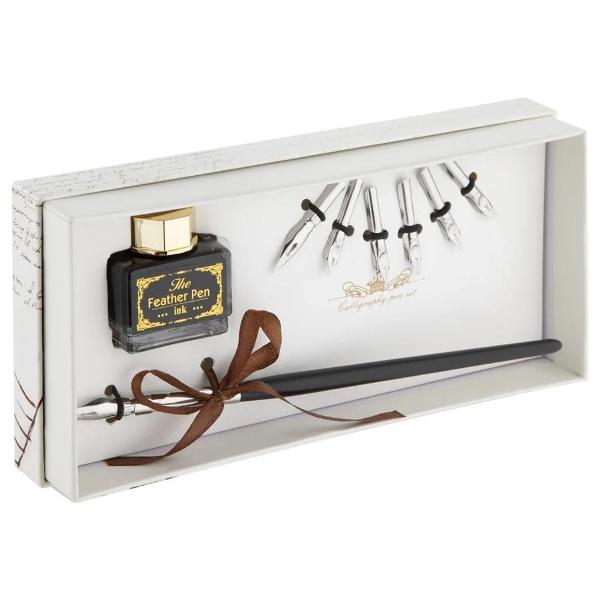 Exploreaza arta caligrafiei cu acest set complet ideal pentru pasionatii de scris frumos si creativ Setul include 6 penite de diverse dimensiuni oferindu-ti flexibilitatea de a experimenta cu diferite stiluri de scriere Fiecare penita este proiectata pentru a oferi precizie si fluiditate in timpul scrisuluiCalimara de cerneala inclusa adauga o nota de eleganta si autenticitate experientei tale de caligrafie Cerneala de inalta calitate asigura un flux constant si o uscare 