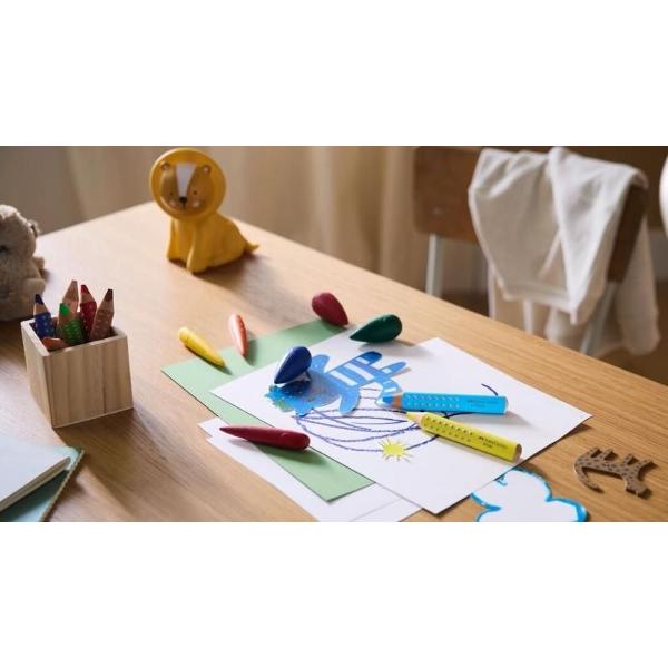 Creioane cerate model bulb Faber-Castell - set de 4 bucati special concepute pentru mainile mici ale copiilor avand o forma ergonomica si usor de manevrat Culori intense si vii Forma permite o prindere usoara si confortabila ideala pentru copiii mici si pentru dezvoltarea abilitatilor motorii fine Rezistente la rupere si murdarire oferind o experienta placuta la desenat Culorile se aplica uniform si pot fi suprapuse pentru efecte artistice mai bogate 