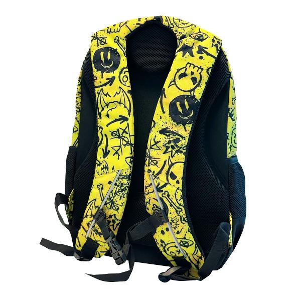 Acest ghiozdan usor si anatomic este realizat din materiale impermeabile oferind protectie impotriva intemperiilor Spatele este captusit respirabil si ergonomic asigurand confort maxim in timpul utilizariiBretelele sunt ajustabile si captusite iar pentru un plus de siguranta se pot fixa cu o catarama pe piept care include si un fluier integratGhiozdanul dispune de doua compartimente principale cu fermoare inclusiv doua organizatoare pentru pixuri si alte accesorii 