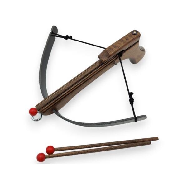 Arbalet&259; din lemn proiectat&259; &537;i fabricat&259; &icirc;n &icirc;ntregime &icirc;n Italia cu lemn de calitate pentru a asigura o durabilitate mai mare &icirc;n timpManopera atent&259; din faza de produc&539;ie asigur&259; rotunjirea perfect&259; a tuturor muchiilor &537;i v&acirc;rfului ulterior &icirc;n timpul fazei de &537;lefuire orice reziduu este eliminat f&259;c&acirc;nd aceast&259; arbalet&259; neted&259; 