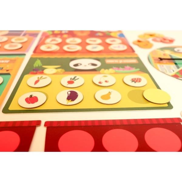 Acest joc educativ ajut&259; copiii s&259; înve&539;e înc&259; de la o vârst&259; fraged&259; despre valoarea banilor &537;i cum s&259; se descurce la cump&259;r&259;turi De asemenea prin intermediul listelor de cump&259;r&259;turi bilingve copilul va face cuno&537;tin&539;&259; cu primele no&539;iuni de limba englez&259; lucru ce îi va fi de mare folos odat&259; ce ajunge la &537;coal&259;