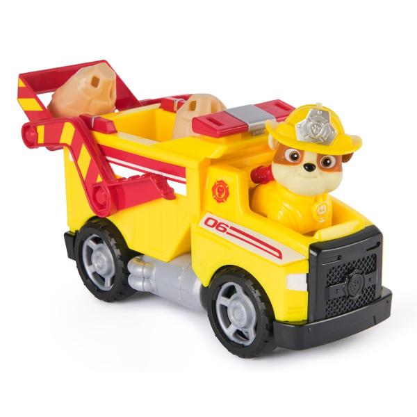 Alarma de incendiu a pornit Personajele sunt gata de actiune in misiunea de pompier la volanul vehiculului de salvare Fire Rescue Echipat cu furtunuri scara si detalii realiste acest camion transforma joaca intr-o experienta plina de adrenalina si eroism Figurinele poarta uniforma de pompier si sunt pregatite de actiune Continut 1 vehicul de pompieri si figurina Potrivit pentru copii de peste 3 ani Acest pachet contine personajul Rubble